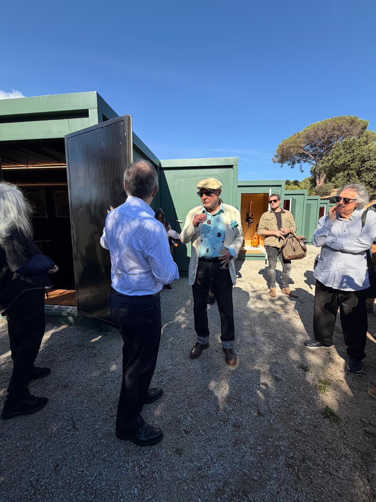 Carlos Pazos - au Mas Cabanyes Al municipi d’Argentona, al Mas Cabanyes, es desplega Portátil,