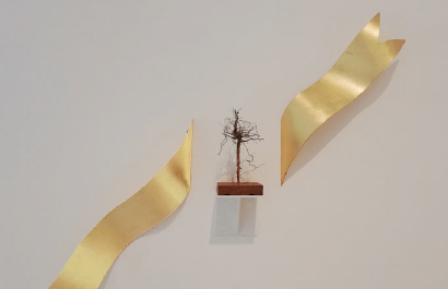 \'La maleta e q r\' a la galeria El Quadern Robat