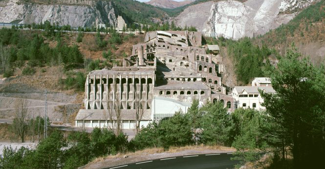 Comença la consolidació de l\'antiga fàbrica Asland de Castellar de n\'Hug