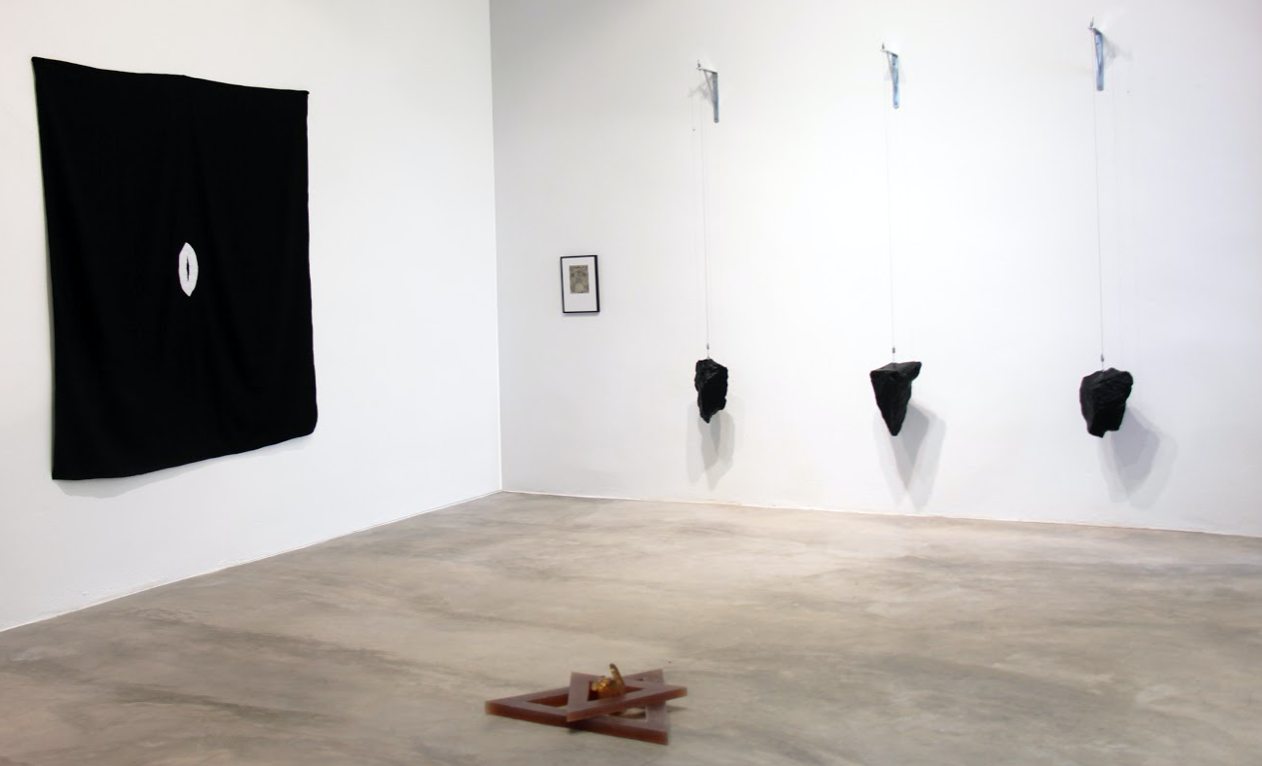 \'Matèria negra. Una reflexió existencial\' a la Galeria Espai Nivi Collblanc