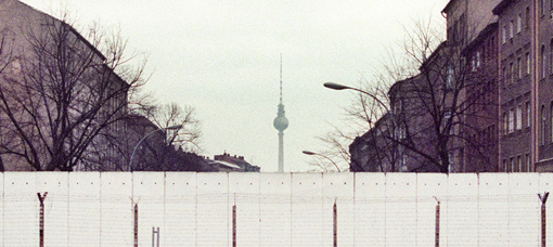 Un espectacle amb Àlex Brendehmühl parla de les contradiccions de la caiguda del mur de Berlín