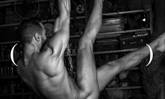 Nus en moviment omplen Mutuo Galeria