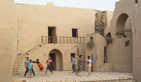 Hannah Collins porta l\'arquitectura egípcia a la Fundació Antoni Tàpies