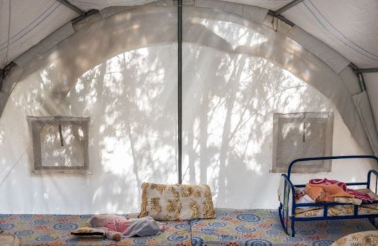 El fotògraf David del Campo ens mostra l’interior dels habitacles d’un camp de refugiats yazidí