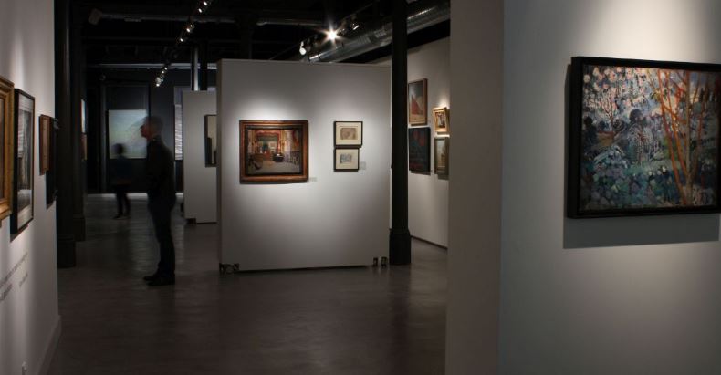 Albert Esteve recorre L\'Espai del paisatge a Artur Ramon Art