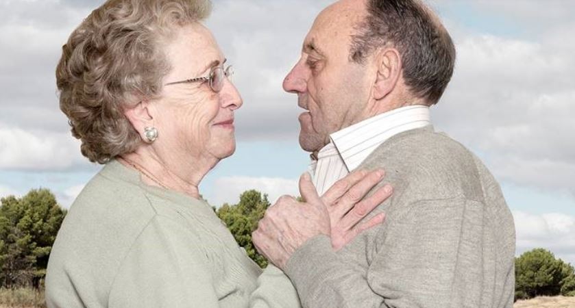 La fotògrafa Ana Galán ret homenatge a la gent gran a la Casa Golferichs