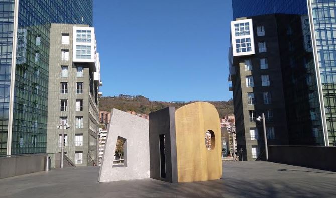ELKARKETAK, 7 escultures de Mikel Lertxundi en 7 places de Bilbao