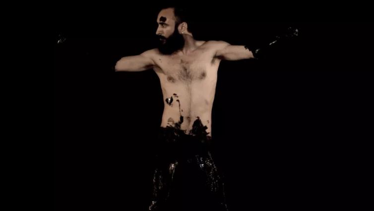 La performance art de Miguel Andrés al Flux Club