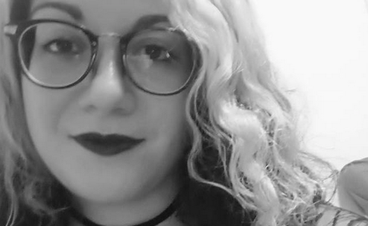 Les pintures de l\'artista novell Alma Seroussi, a la sala d\'exposicions de la Biblioteca Municipal