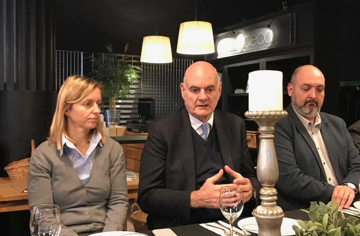 Ramon Masià, candidat a la presidència de la Cambra de Comerç es reuneix amb els editors de les revistes catalanes