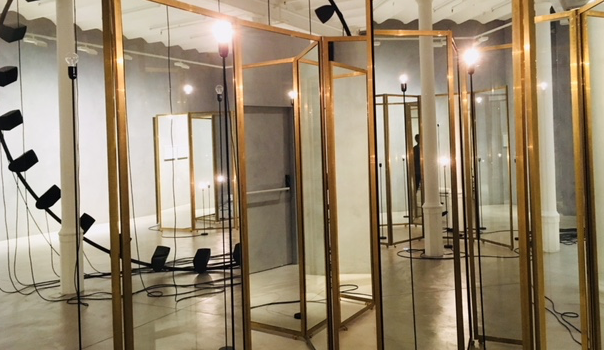 Eva & Franco Mattes i Alicja Kwade a BlueProject Foundation