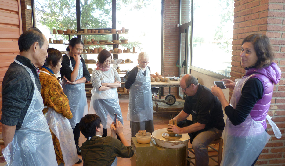 El Museu de la Terrissa rep la visita d\'una delegació d\'artistes ceramistes japonesos