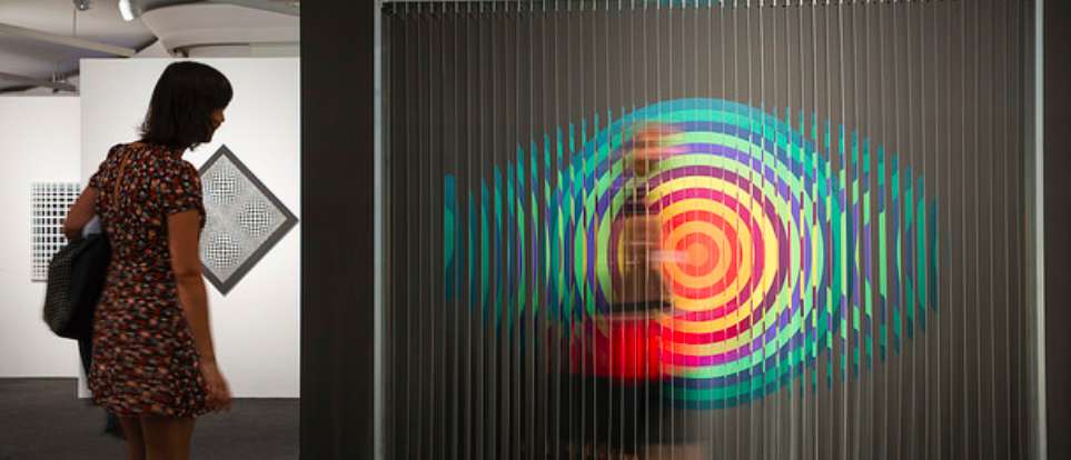 L\'art cinètic omple de moviment La Pedrera