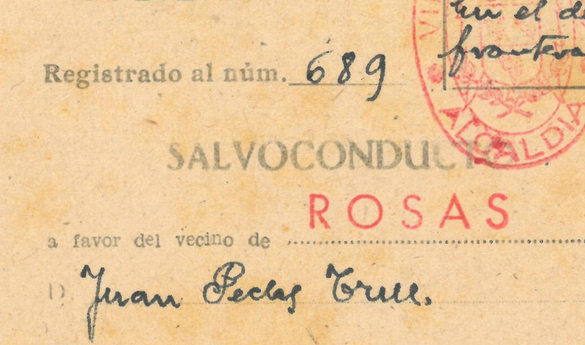 Un llibre de Registre de Salconduits, en el “Document del Mes” de l’Arxiu de Roses