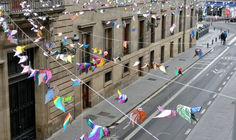 6000 ocells conformen la instal·lació artística \