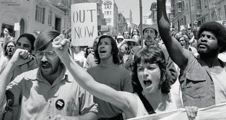 Sessió matinal de cinema marxista al Born CMM