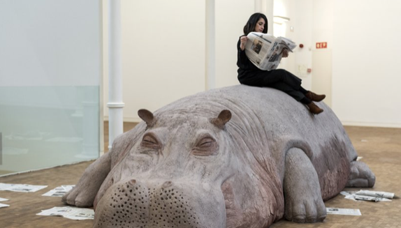 Fundació Antoni Tàpies: Un hipopòtam al museu!
