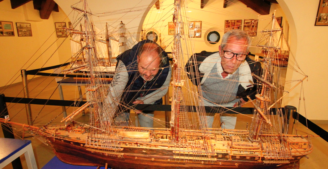 Mig miler de fotografies en l\'exposició sobre els 75 anys del Club de Vela Blanes