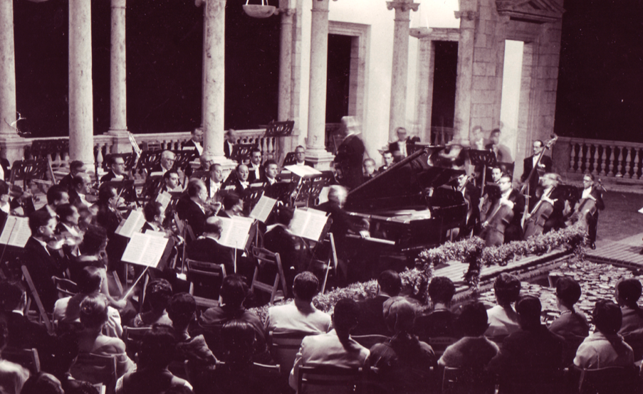 El Palau Robert exposa \