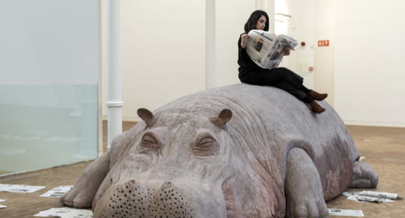 Un hipopòtam a la Fundació Antoni Tàpies