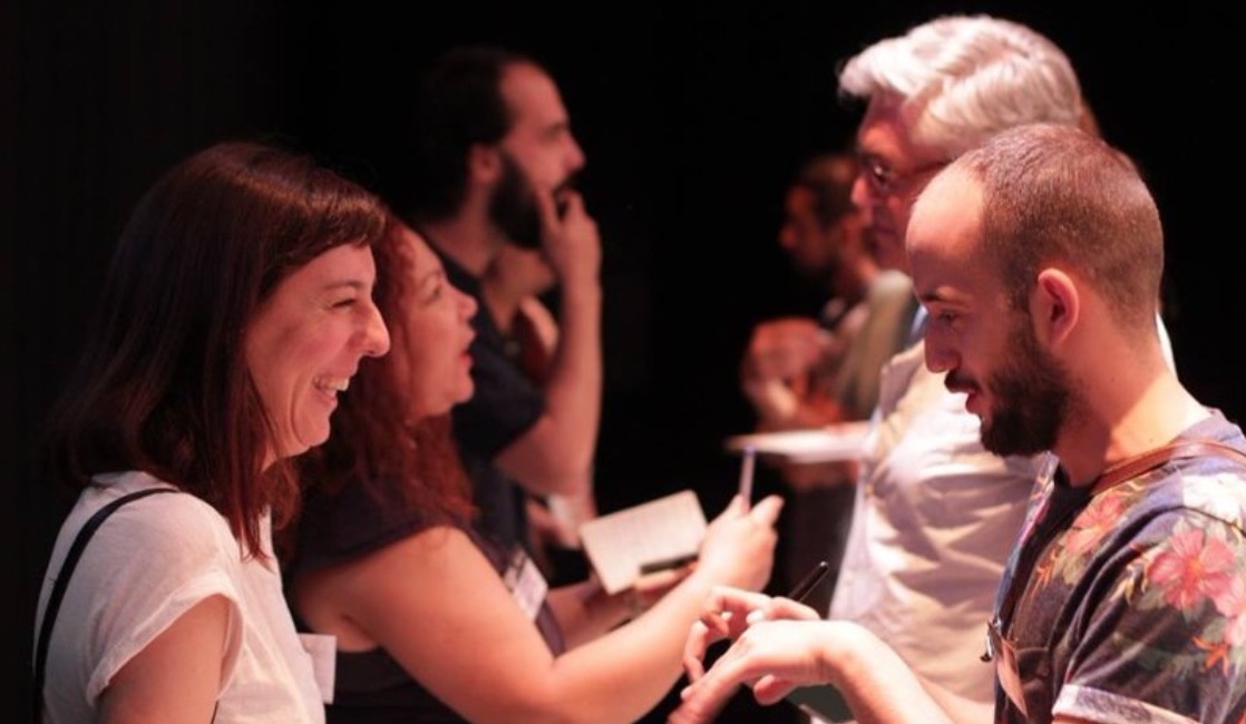 Fins al 4 de febrer, nova convocatòria de 10 beques “EmprendeArteySalud”