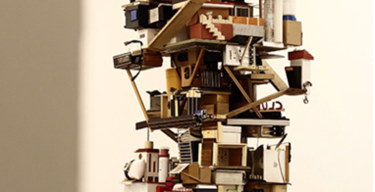 Última dies de la mostra Jenga de Cristina Maya a la Galeria Magda Bellotti