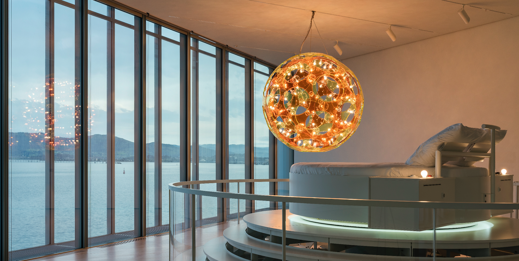 Reflexions: El privat s\'avança al públic