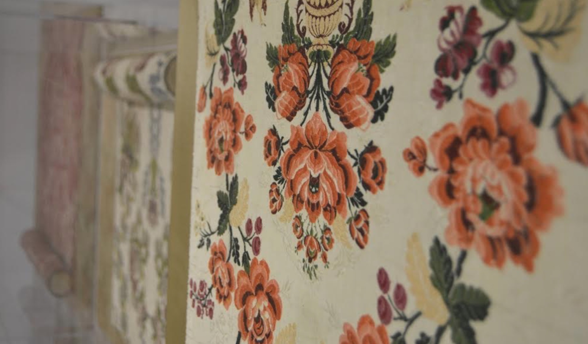 El Museu Nacional de Ceràmica recorre l\'evolució tècnica i estilística de la seda