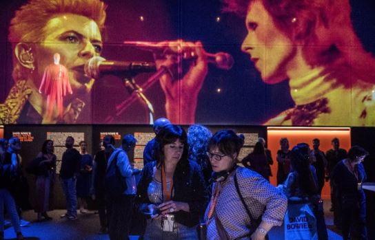Últims dies per conèixer Bowie al Museu del Disseny