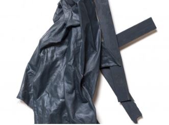 Lucía Vallejo ens embolcalla a la Galeria Pilar Serra