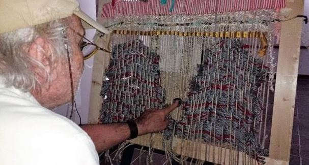 Gustau Puente dirigeix un tapís solidari pel vídeo Seqüència de l\'ESCAC