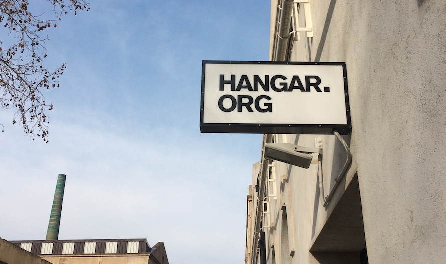 Aquí, Hangar: 20 anys de present