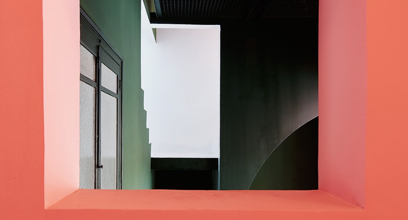 El dissenyador barceloní Guillem Santomà inaugura 12miradas :: Riverside