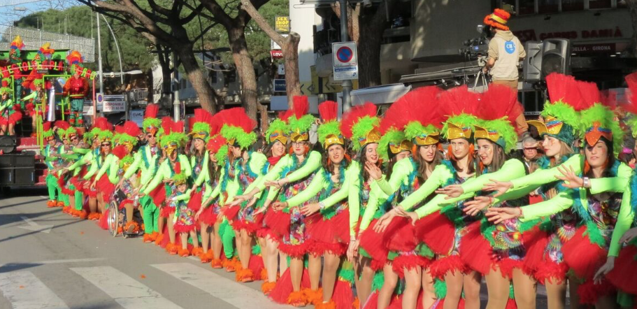 Més de 5.000 figurants participen en la gran rua del Carnaval 2017