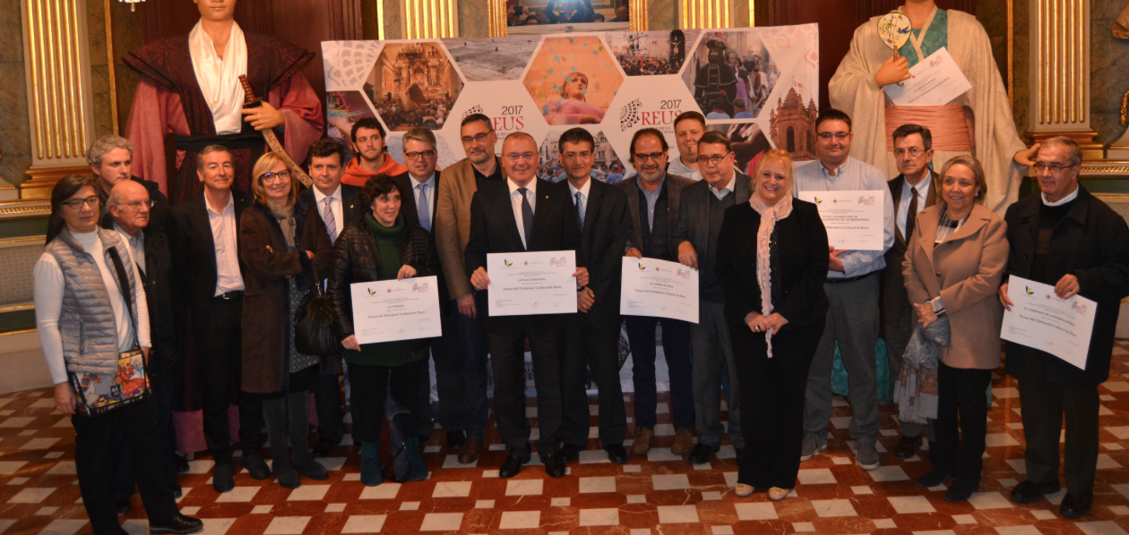 Lliurament dels diplomes acreditatius dels \