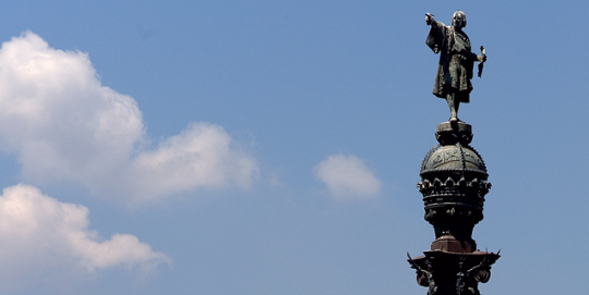 L\'Institut Nova Història i la intenció de la CUP d\'enretirar l\'estàtua de l\'Almirall Colom