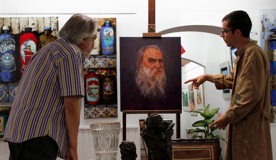 Pol Ballonga realitza els primers treballs d\'Atelier 2016 a la Galeria Mestral