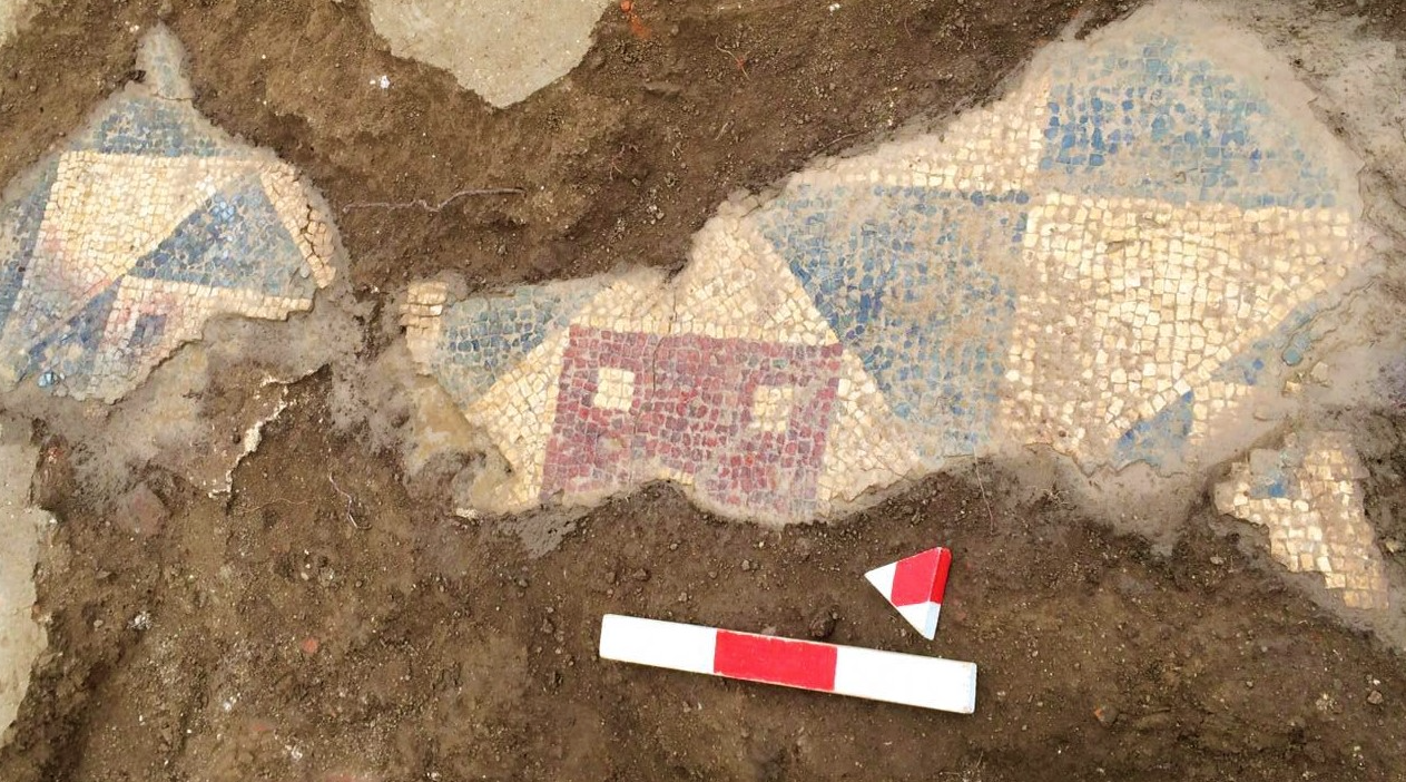 Descobert un mosaic del segle II dC al Collet