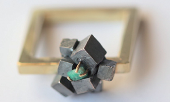 La creativitat de vint dissenyadores de joies a la Galeria Context