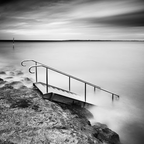 “Reflexions arran d\'aigua\