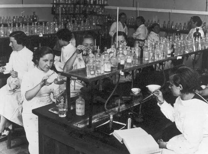 La Residència d\'Estudiants repassa la història de la Residència de Senyoretes