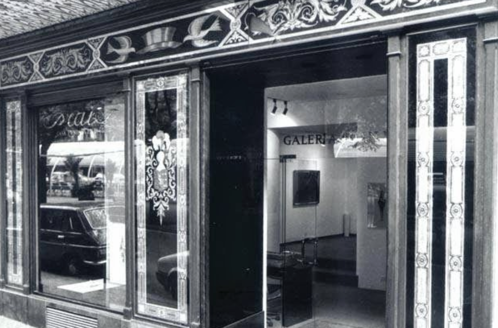 L\'Ajuntament atura les obres de l\'antic local de la galeria Joan Prats