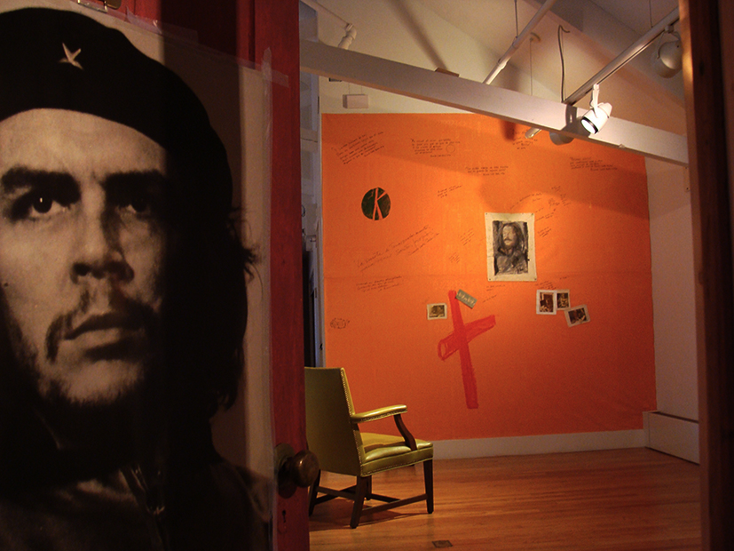 Elisa Merino homenatja el poeta Ricardo León amb \