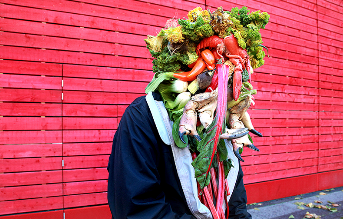 Les performances de Filippos Tsitsopoulos a la galeria Rafael Pérez Hernando