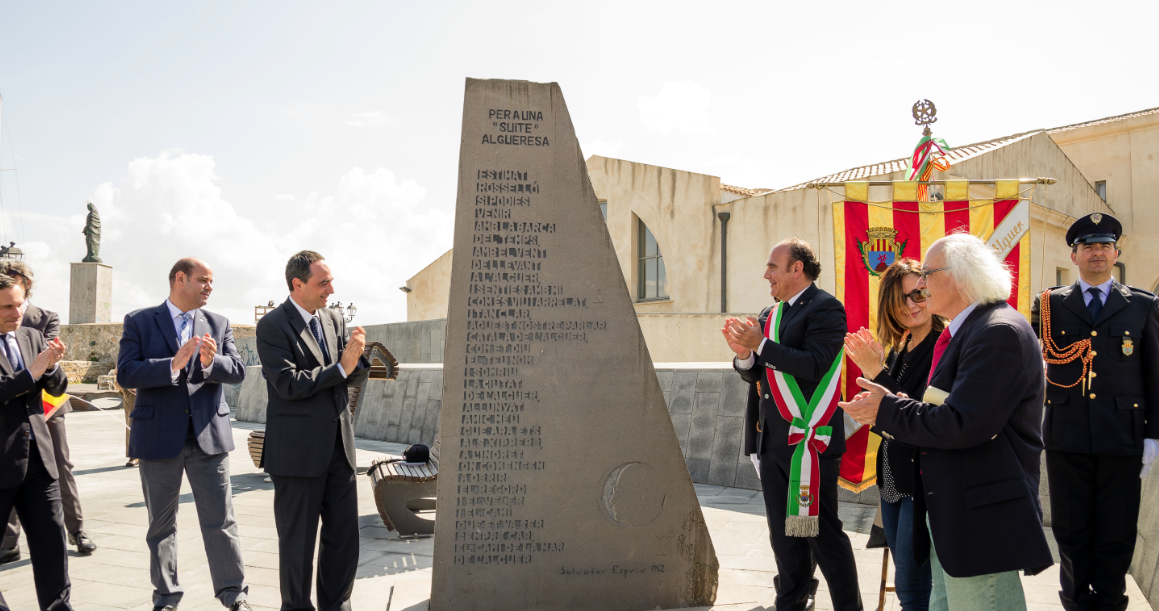 Escultura en homenatge a Salvador Espriu al bastió Marco Polo