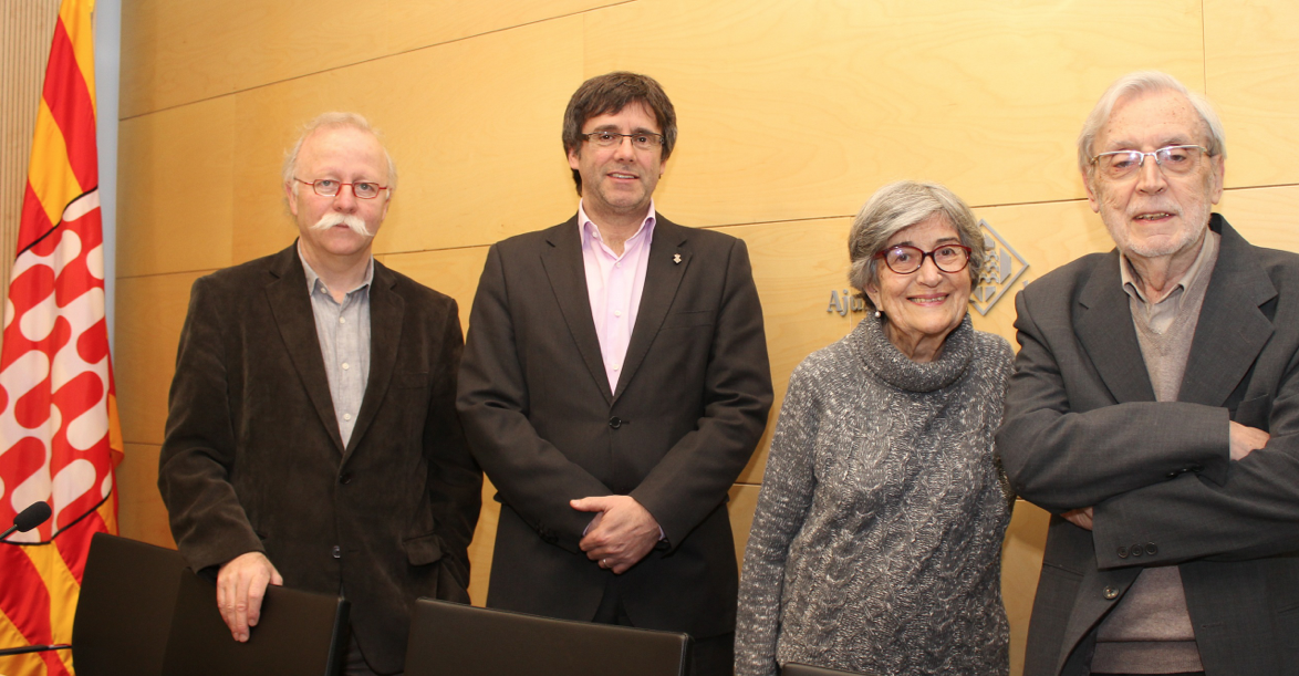 Narcís-Jordi Aragó i Mercè Huerta donen el seu fons a l’Ajuntament