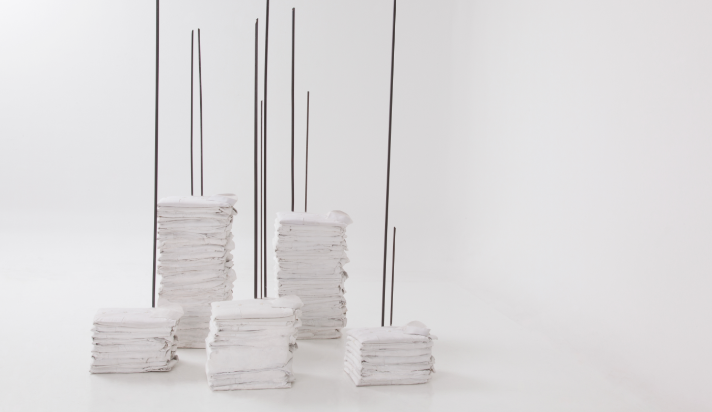 L\'obra invitada de Doris Salcedo ya presideix la sala 44 del Museu Thyssen-Bornemisza