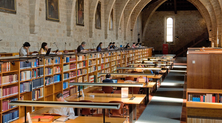 Cent anys d’estudis i de professió bibliotecària al Palau Robert