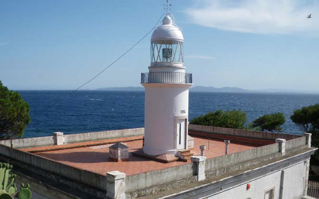 Roses rep la concessió d’ús del Far que es podrà destinar a usos culturals