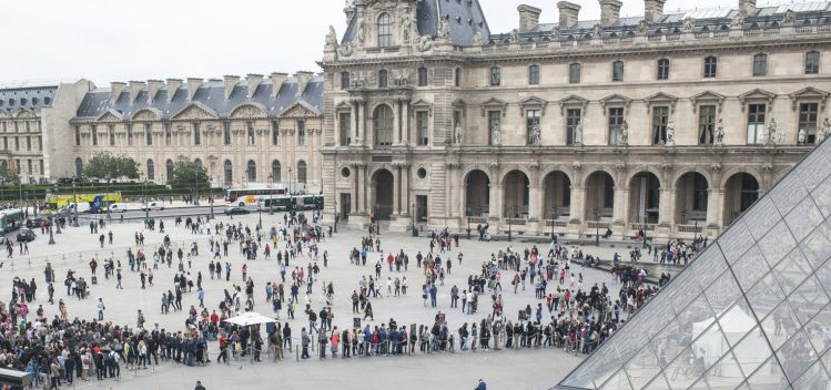 El director del Museu del Louvre vol acabar amb les cues